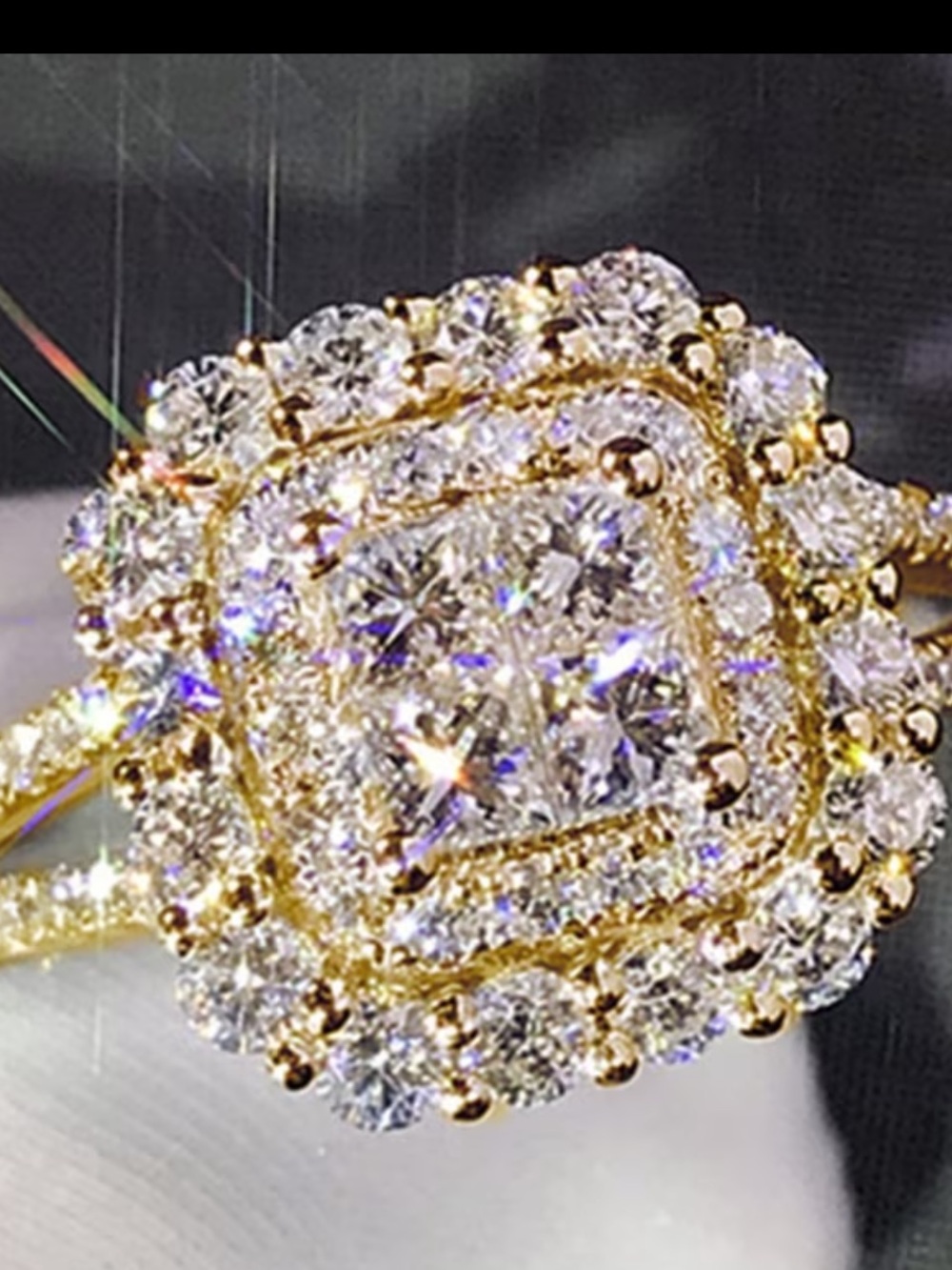 Gold zircona woman’s ring